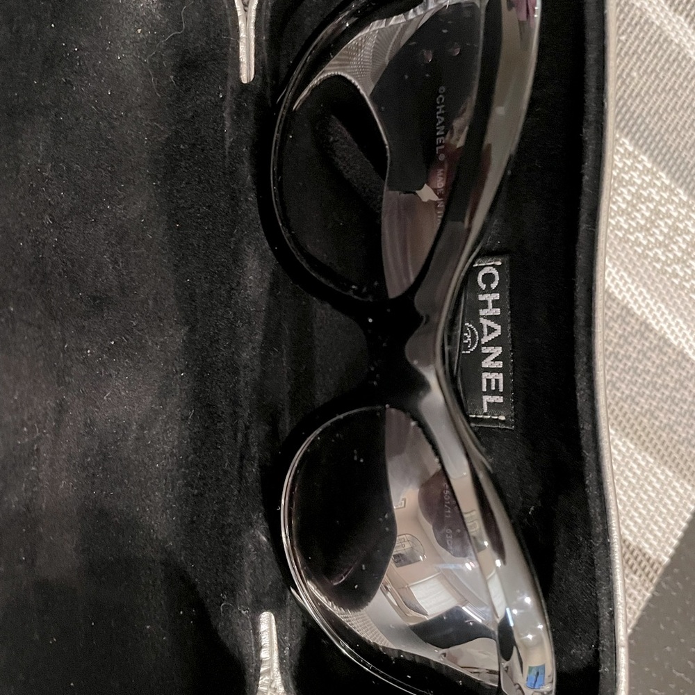 Chanel Sunglasses Authentic quilt pattern blk - Picture 11 of 17